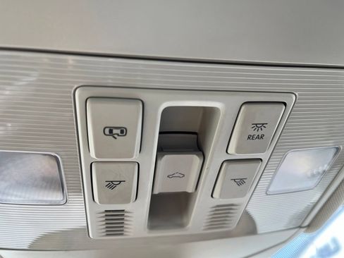 Used 2024 Volkswagen Jetta SE FWD image 19
