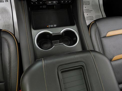 Used 2024 GMC Yukon XL AT4 w/ AT4 Premium Plus Package AWD/4WD image 31