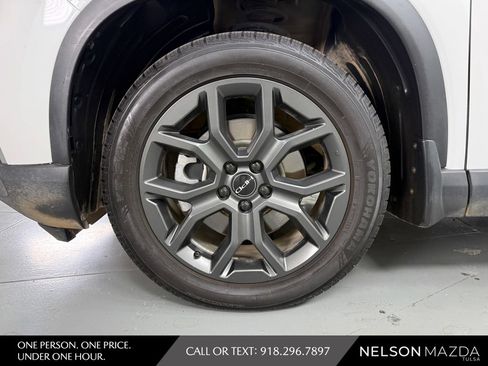 Used 2023 Honda Pilot Touring image 11
