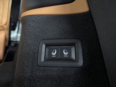 New 2025 Jeep Grand Cherokee L Summit w/ Advanced Protech Group IV image 18