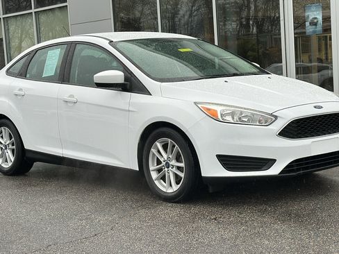 Used 2018 Ford Focus SE image 2