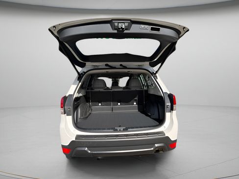 Used 2023 Subaru Forester Premium AWD/4WD image 23