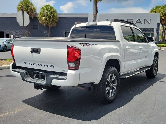 Used 2018 Toyota Tacoma TRD Sport RWD image 4