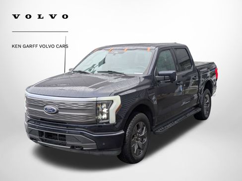 Used 2022 Ford F150 Lightning Lariat image 8