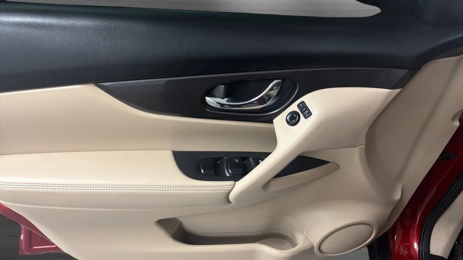 Used 2019 Nissan Rogue SV FWD image 17