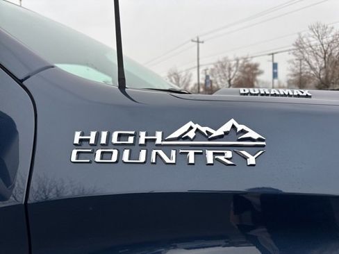 Used 2021 Chevrolet Silverado 1500 High Country w/ Technology Package image 10