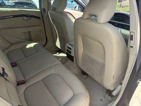 Used 2016 Volvo XC70 T5 Premier w/ Protection Package AWD/4WD image 18