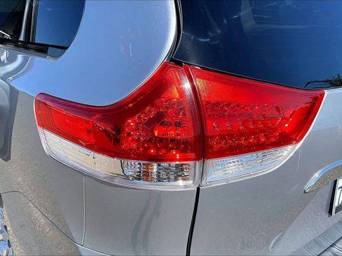 Used 2013 Toyota Sienna Limited w/ Premium Pkg AWD/4WD image 28