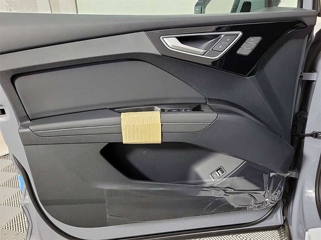 Used 2024 Audi Q4 e-tron Premium AWD/4WD image 12