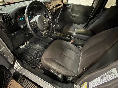 Used 2017 Jeep Wrangler Unlimited Sport w/ Quick Order Package 24S image 14