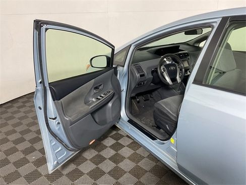 Used 2014 Toyota Prius V Two image 13