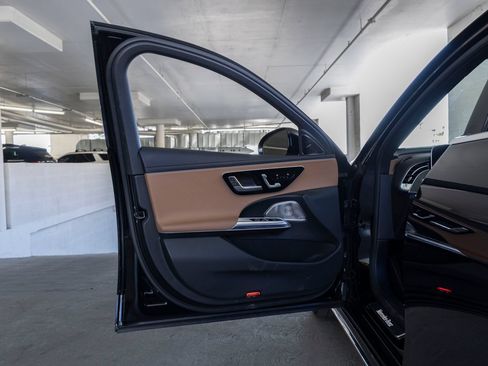 Used 2026 Mercedes-Benz E 350 4MATIC Sedan image 12
