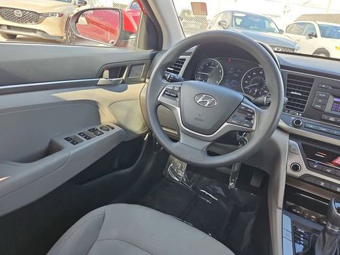 Used 2017 Hyundai Elantra SE FWD image 8