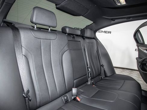 Used 2022 BMW 530e w/ Premium Package RWD image 15