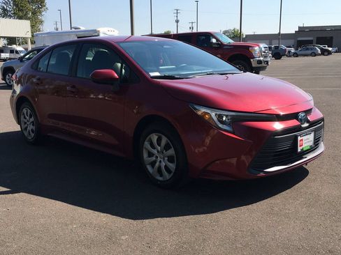 Used 2024 Toyota Corolla LE FWD image 9