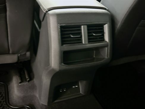 Used 2023 Volkswagen Atlas Cross Sport SE w/ Black Wheel Package AWD/4WD image 28