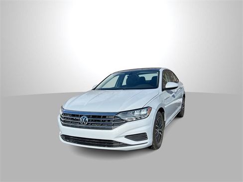 Used 2019 Volkswagen Jetta SE image 1