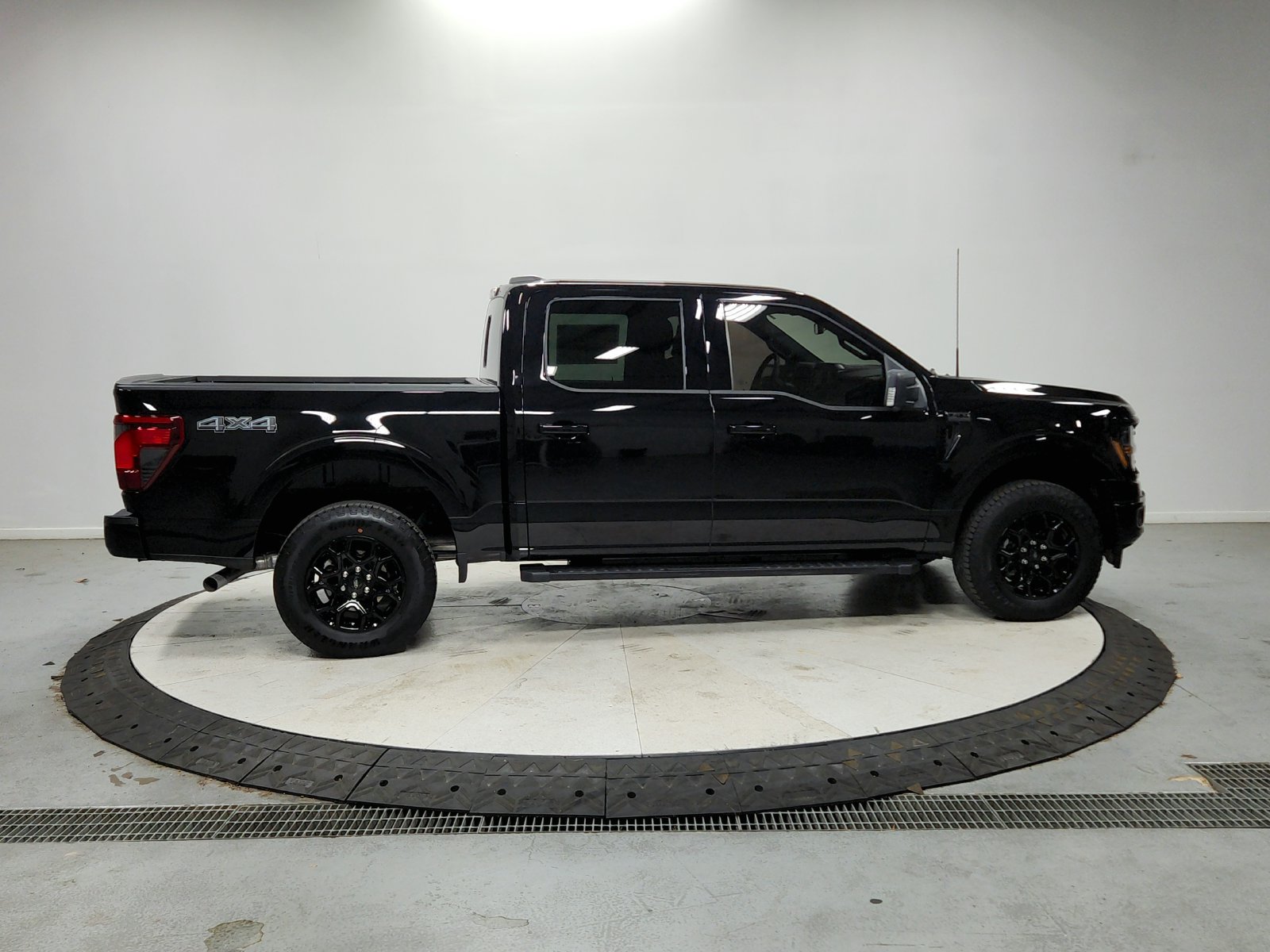 Used 2024 Ford F150 XLT w/ Equipment Group 302A MID AWD/4WD image 9