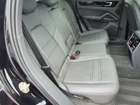 Used 2020 Porsche Cayenne AWD/4WD image 21