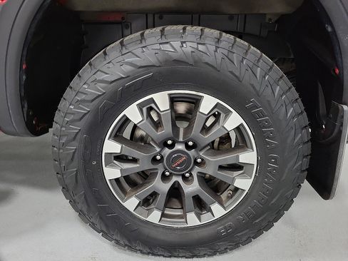 Used 2021 Nissan Titan PRO-4X w/ Pro-4x Convenience Package AWD/4WD image 9