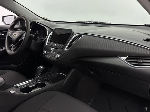 Used 2020 Chevrolet Malibu LT FWD image 33