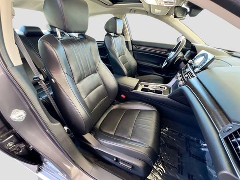 Used 2022 Honda Accord Touring image 29