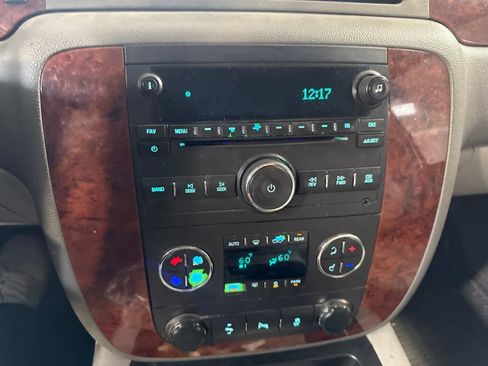 Used 2013 Chevrolet Tahoe LT RWD image 24