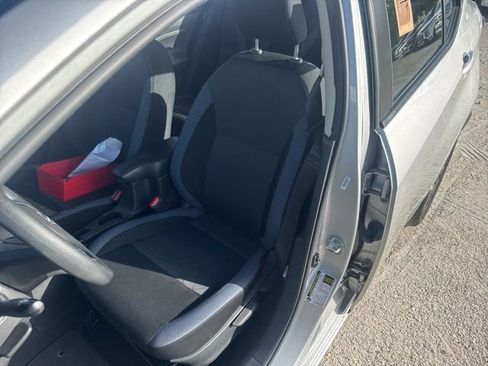 Used 2025 Nissan Versa SV image 12