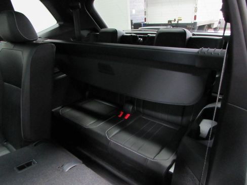 Used 2023 Volkswagen Tiguan SE R-Line FWD image 16