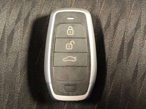 Used 2020 Nissan Rogue SV AWD/4WD image 32