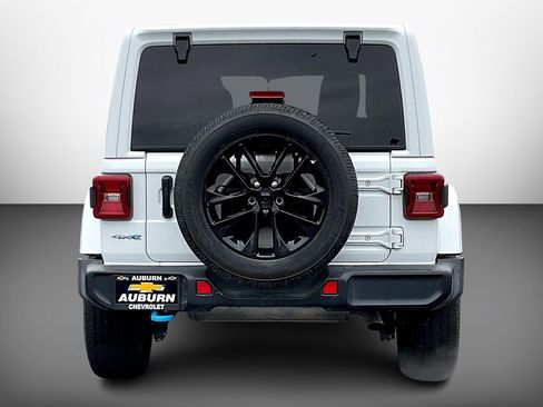 Used 2024 Jeep Wrangler Unlimited Sahara image 4