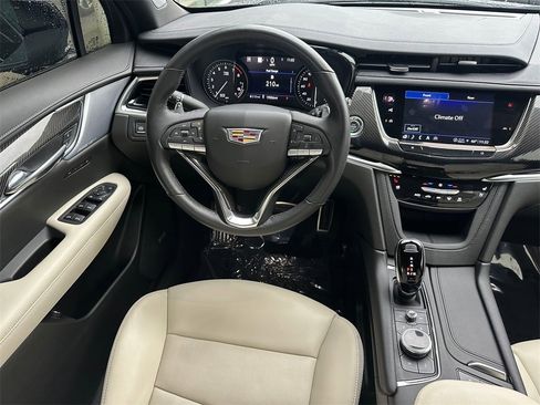 Certified 2024 Cadillac XT6 Sport w/ Technology Package image 18
