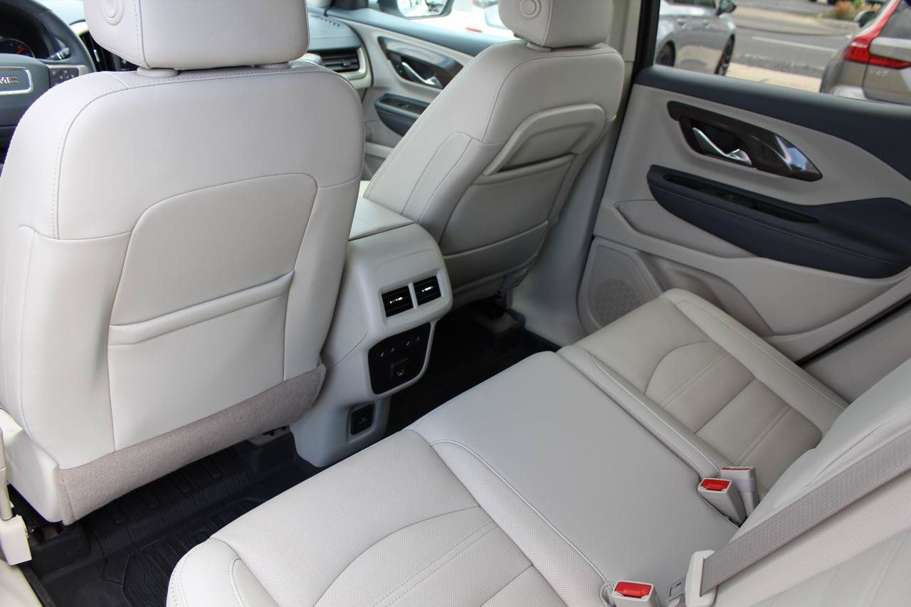 Used 2024 GMC Terrain Denali w/ Denali Premium Package AWD/4WD image 19