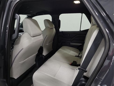 Used 2025 Toyota 4Runner SR5 AWD/4WD image 9