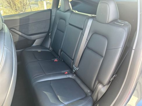 Used 2022 Tesla Model Y Performance image 22