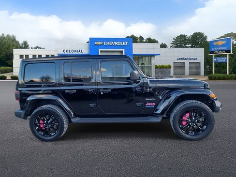 Used 2021 Jeep Wrangler Unlimited Sahara w/ Cold Weather Group image 3