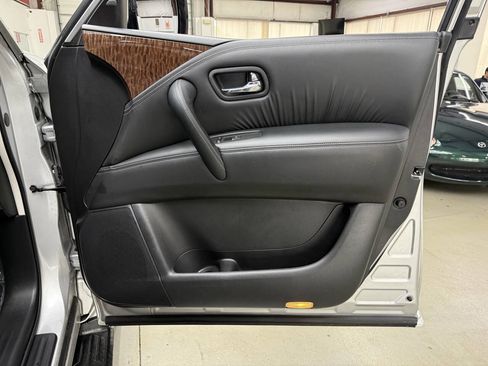 Used 2019 Nissan Armada Platinum w/ Captain's Chairs Package AWD/4WD image 18