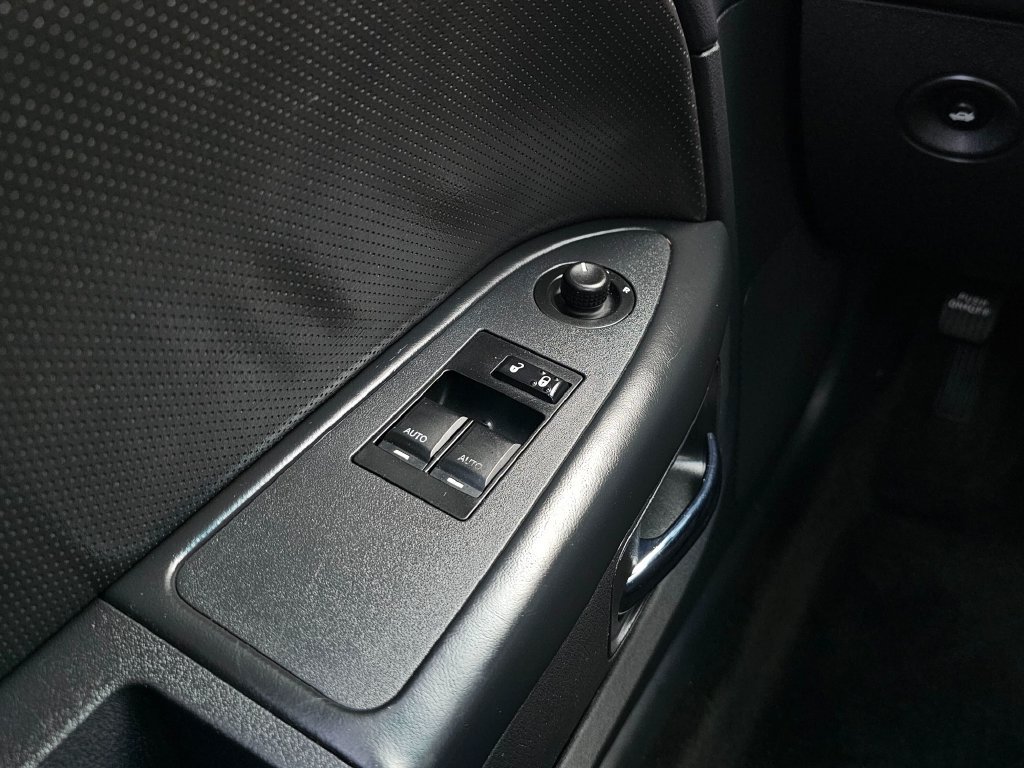 Used 2010 Dodge Challenger R/T RWD image 29