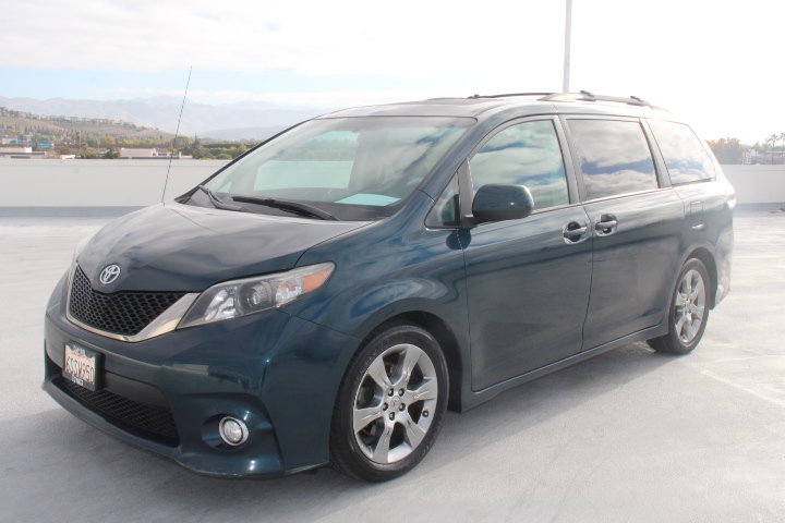 Used 2011 Toyota Sienna SE w/ Preferred Pkg FWD image 6