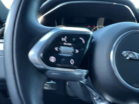 Certified 2025 Jaguar F-PACE R-Dynamic S image 21