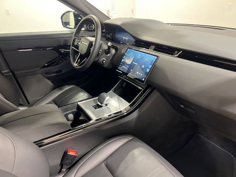 Used 2025 Land Rover Range Rover Evoque S image 23