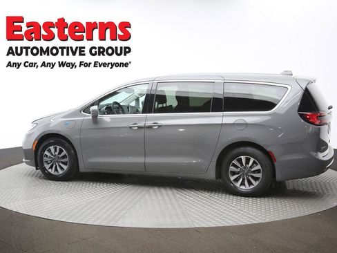 Used 2022 Chrysler Pacifica Touring-L FWD image 62