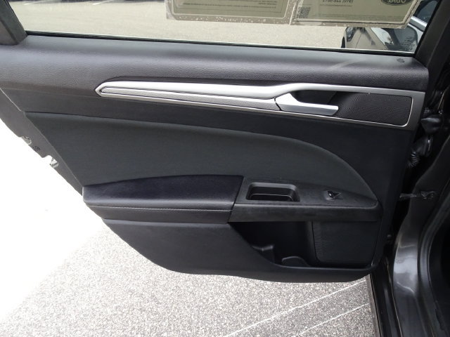 Used 2019 Ford Fusion SE FWD image 14