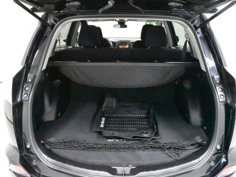 Used 2017 Toyota RAV4 LE image 13