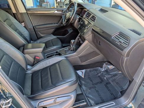 Used 2018 Volkswagen Tiguan SEL Premium FWD image 22