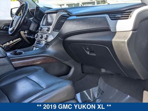 Used 2019 GMC Yukon XL SLT AWD/4WD image 23