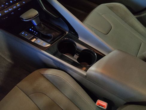 Used 2023 Hyundai Elantra Blue image 26