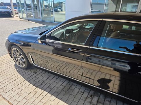 Used 2020 BMW 740i w/ Premium Package image 6