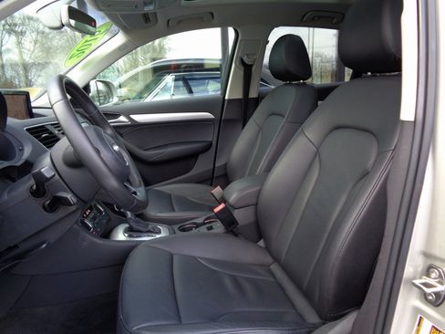 Used 2016 Audi Q3 2.0T Premium Plus w/ Technology Package image 9