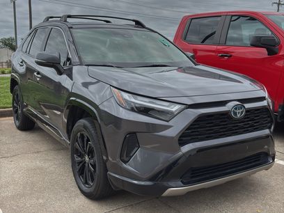 Used 2022 Toyota RAV4 SE w/ SE Grade Weather Package